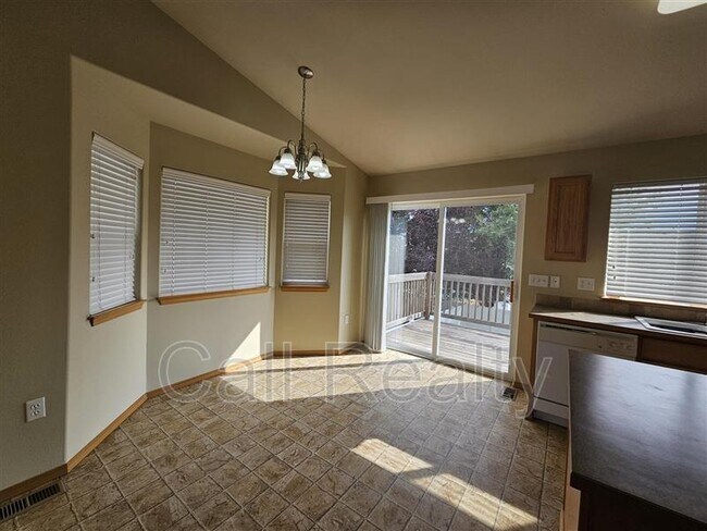 Foto del edificio - 8914 N Oak St