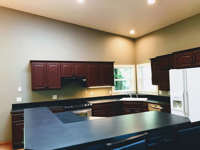 Building Photo - 4 br, 4 bath House - 1837 Whistlers Park Rd