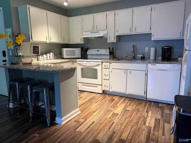 Building Photo - 6622 Willow Pointe Dr NW