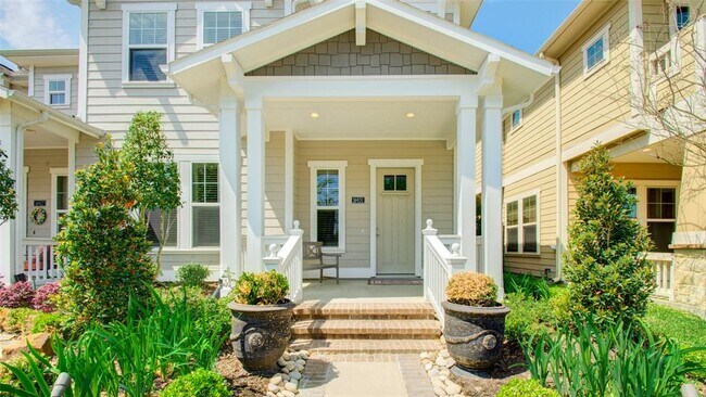 Building Photo - 16931 Seminole Ridge Dr