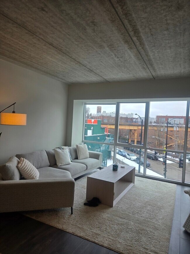 Foto del edificio - 1743 N Leavitt St