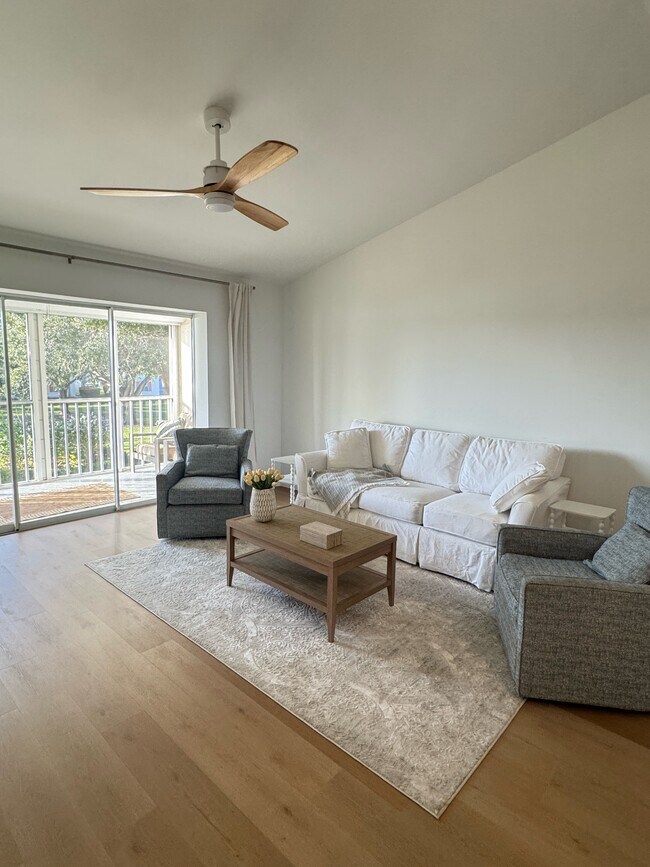 Foto del edificio - 529 Mardel Dr