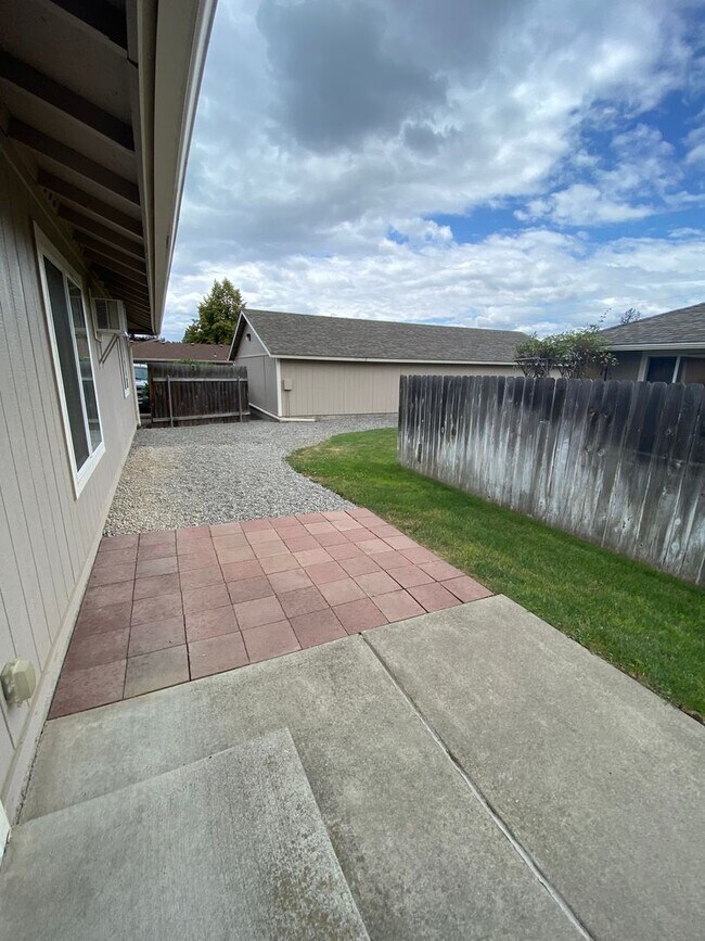 Foto del edificio - Canfield Court Condo (APP#170)