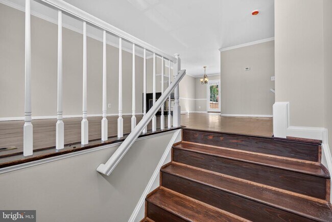 Building Photo - 341 S Pickett St