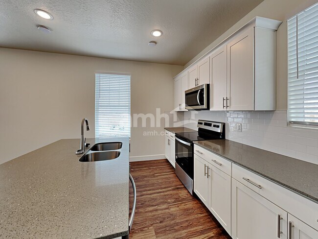 Foto del edificio - 6033 W Copperhawk Dr