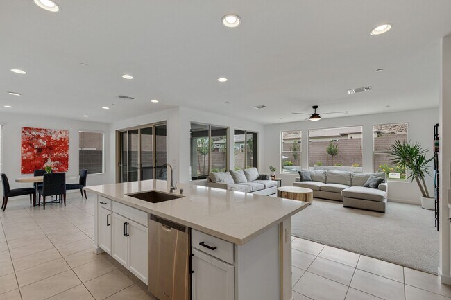 Foto del edificio - Luxurious Home in Henderson’s Desirable 89052 Community!