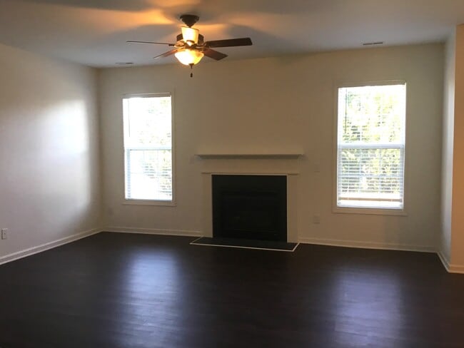 Building Photo - 4544 Fairport Ct