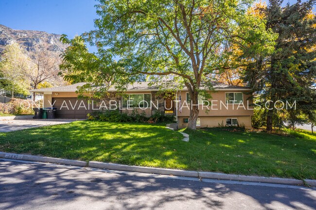 Building Photo - 2850 Indian Hills Dr