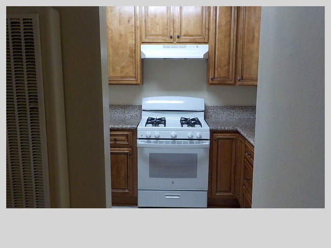 Stove - 15328 Albers St