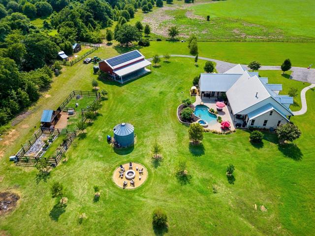 Building Photo - 6696 Paradise Dr
