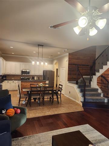 Foto del edificio - 5328 Locust Dr