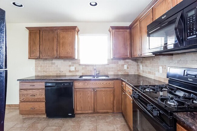 Building Photo - 809 S Silver Leaf Dr