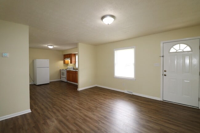 Foto del edificio - 319 Edgewood Dr