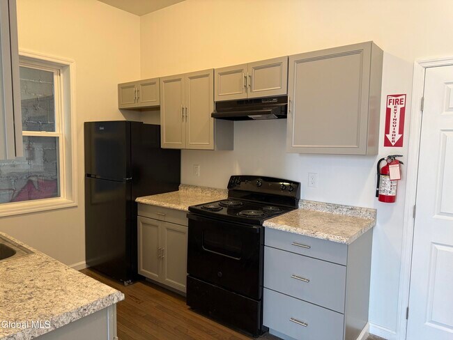 Foto del edificio - 346 Madison Ave