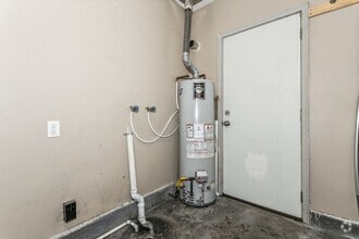 Building Photo - 416 S Ida St