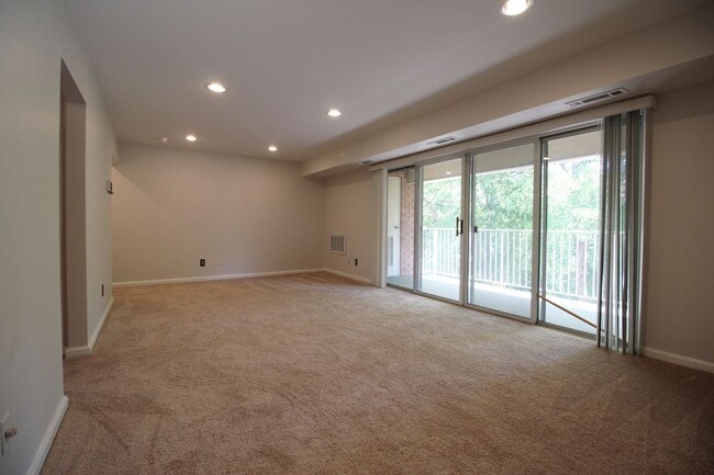 Building Photo - 2833 Kalmia Lee Ct