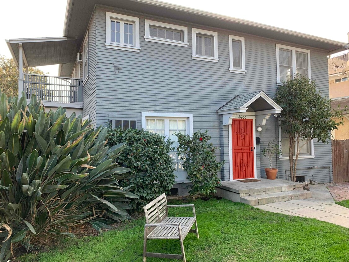 Front yard - 4600 Melbourne Ave