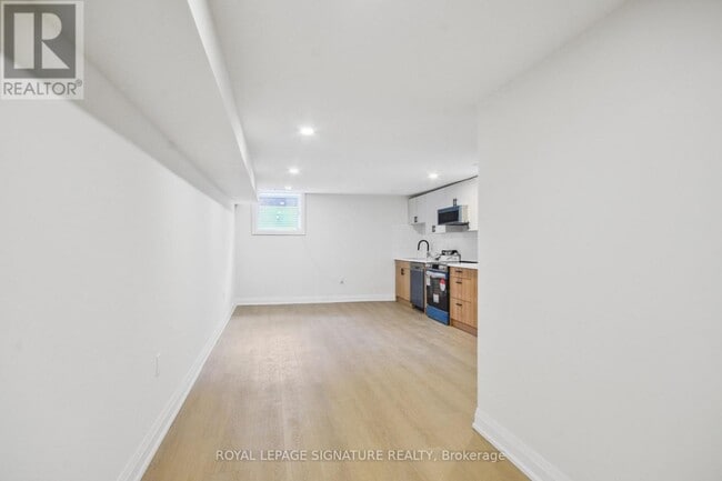 Building Photo - 131 Kenilworth Ave