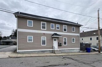 Building Photo - 5 Penta St