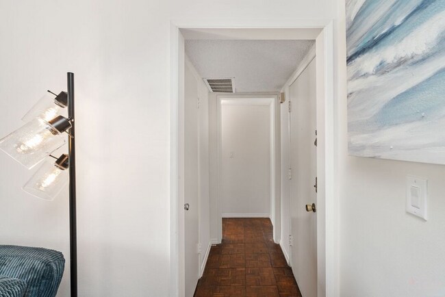 Foto del edificio - 1110 Hacienda Pl