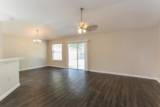 Foto del edificio - 8349 Swanton Ln