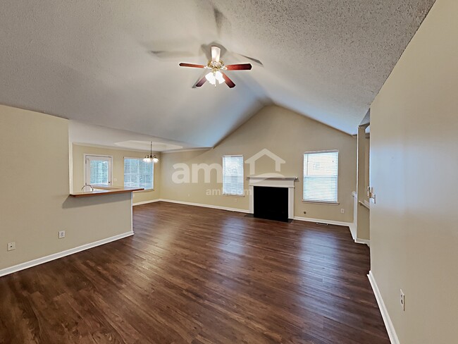 Foto del edificio - 1043 Crest Ridge Pl SW