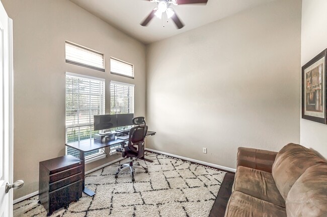 Foto del edificio - 24010 Amaranto Ln