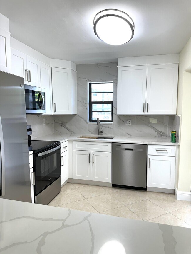 Foto del edificio - 9440 SW 8th St