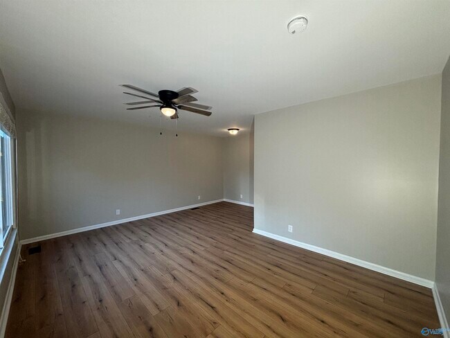 Building Photo - 510 Clift Dr