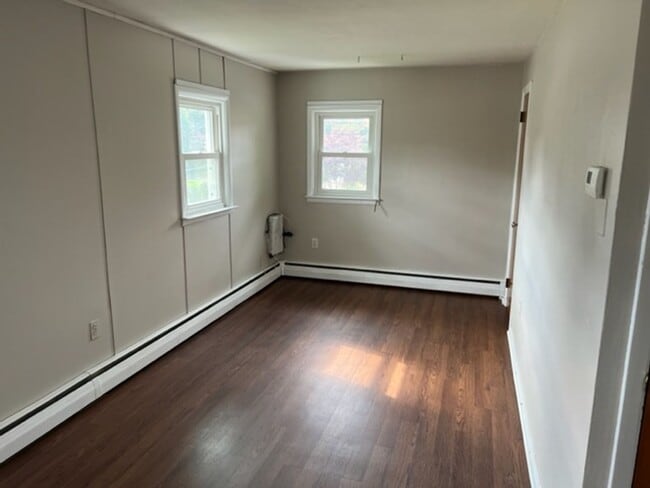 Building Photo - 361 Colonial Rd