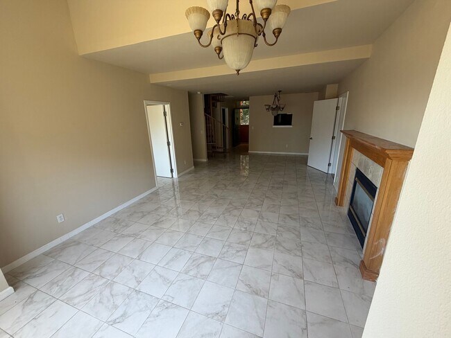 Foto del edificio - 158 Caldecott Ln