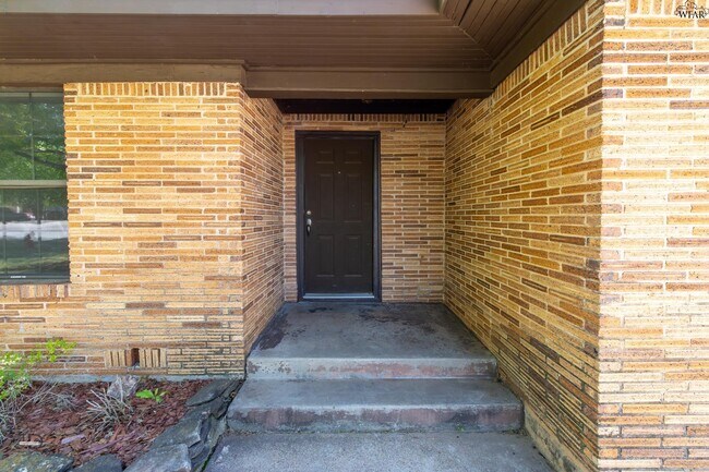 Foto del edificio - 501 W Texas Ave