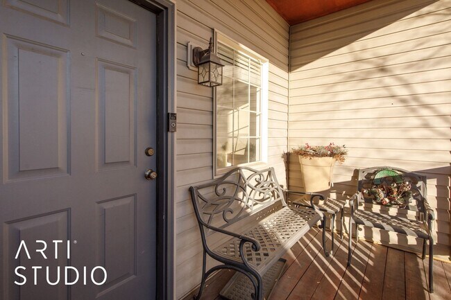 Building Photo - Super Cute Home in Springville