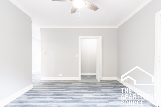 Foto del edificio - 3820 N Greenview Ave