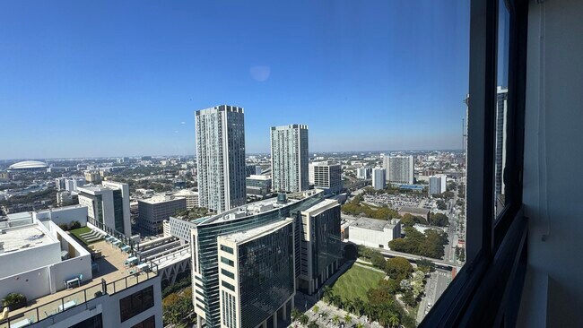 Foto del edificio - 225 N Miami Ave