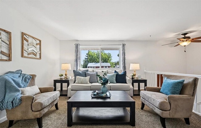 Foto del edificio - Welcome to this spacious 3+ bed, 2-bath bi-level home in Arvada - Available Now!