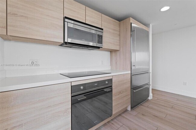 Foto del edificio - 16385 Biscayne Blvd