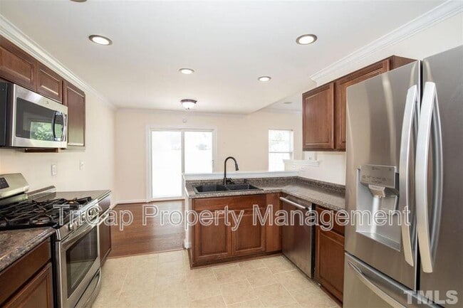 Building Photo - 229 Adefield Ln