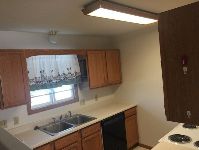 Foto del edificio - 94 Stiles Ave