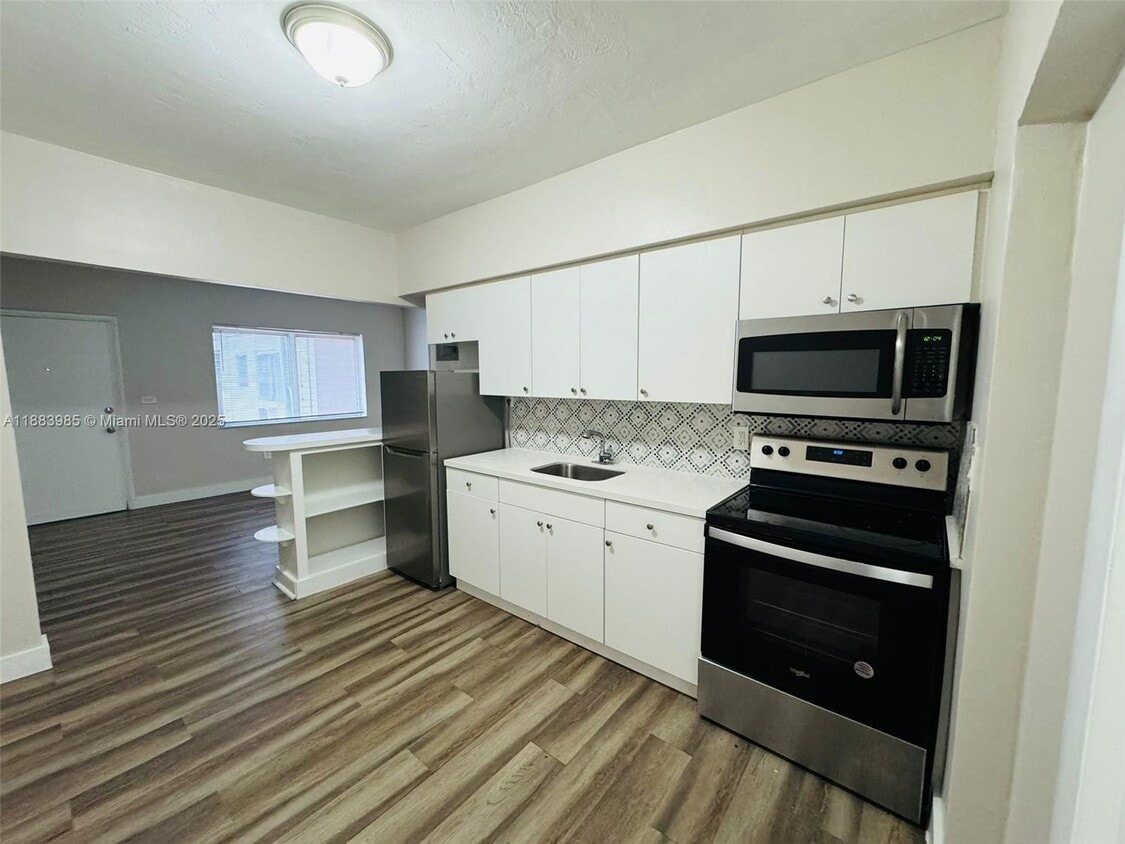 Primary Photo - 2960 W Flagler St