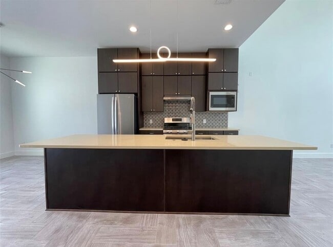 Building Photo - 1703 Cedrocanna Ln