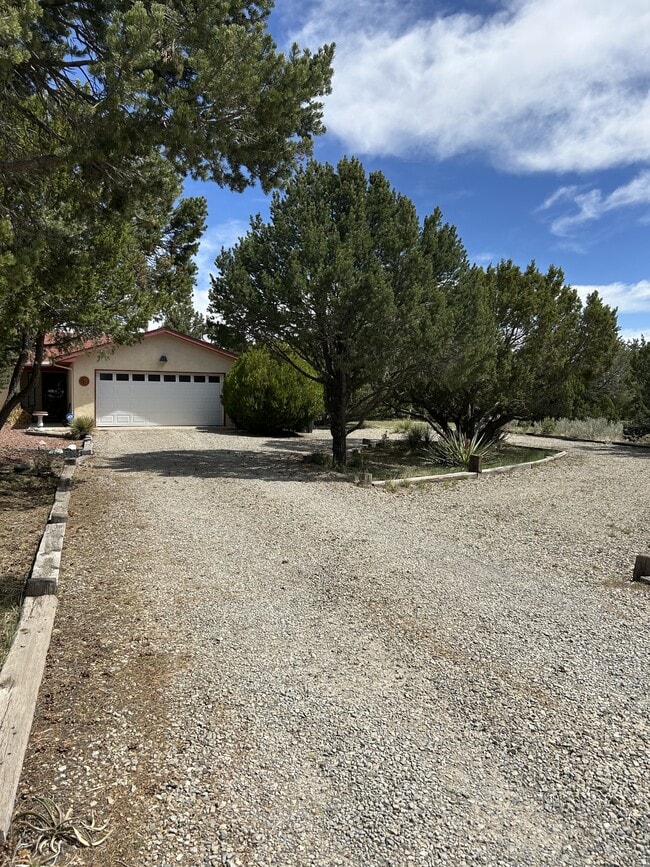 Building Photo - 1 Autumnwood Ct