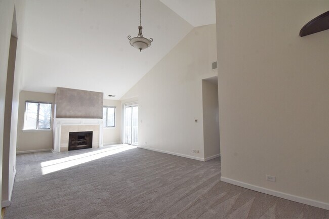 Building Photo - 607 Stone Cir Ct