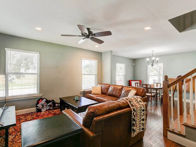 Foto del edificio - 3201 Forest Park Blvd