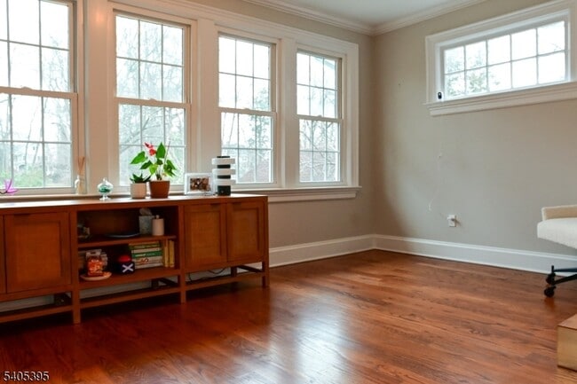 Foto del edificio - 12 Central Ave