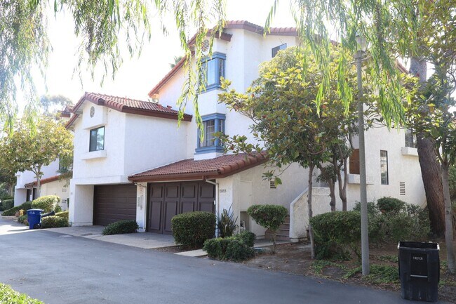 Building Photo - Spacious 3 bedrooms 3 full baths home in Chula Vista