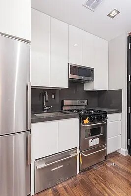 Foto del edificio - 240 E 110th St