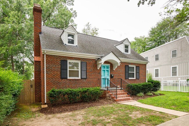 Foto del edificio - Beautiful 4 Bedroom Home off Of Cutshaw Ave! ***Available Early August 2026***