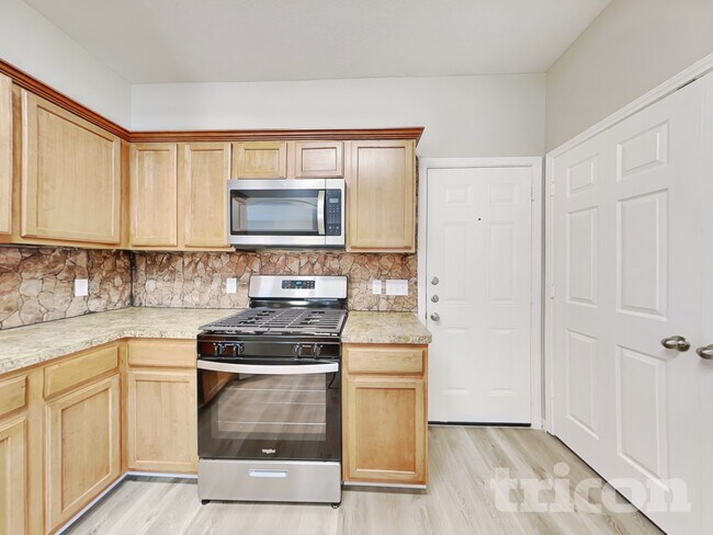 Foto del edificio - 5703 Straight Way