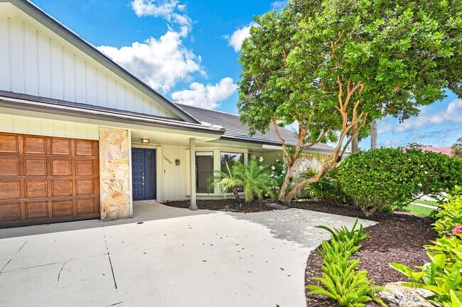 Building Photo - 12820 Calais Cir